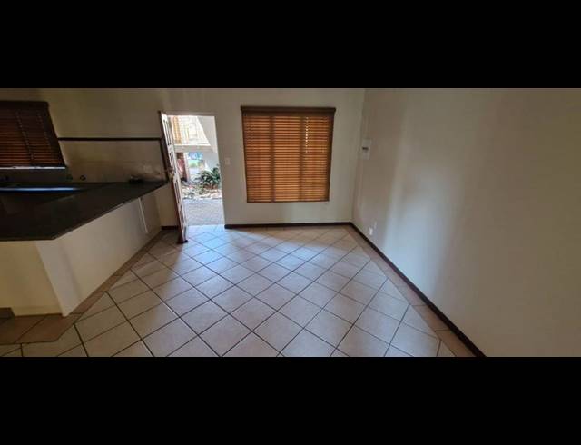 2 BEDROOM TOWNHOUSE FOR SALE IN MONAVONI